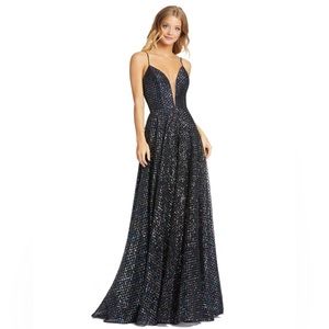MAC DUGGAL LATTICE SEQUIN PLUNGE NECK EVENING GOWN